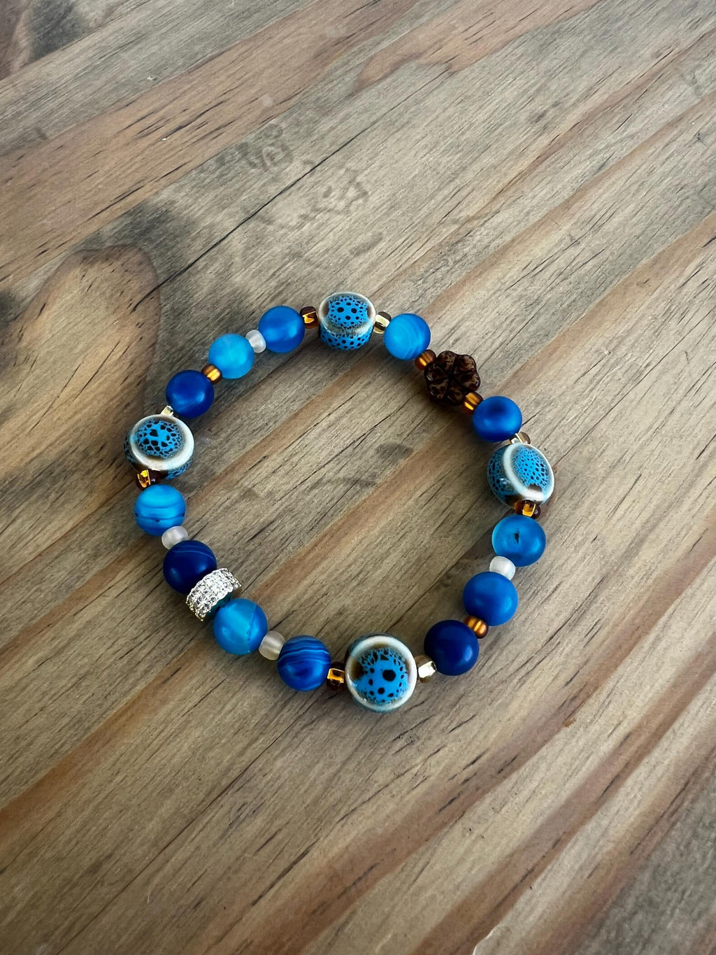 Brown Floral Dyed Blue Agate Crystal Bracelet