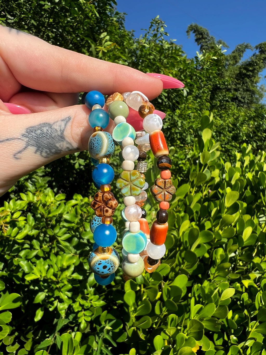 Brown Floral Dyed Blue Agate Crystal Bracelet