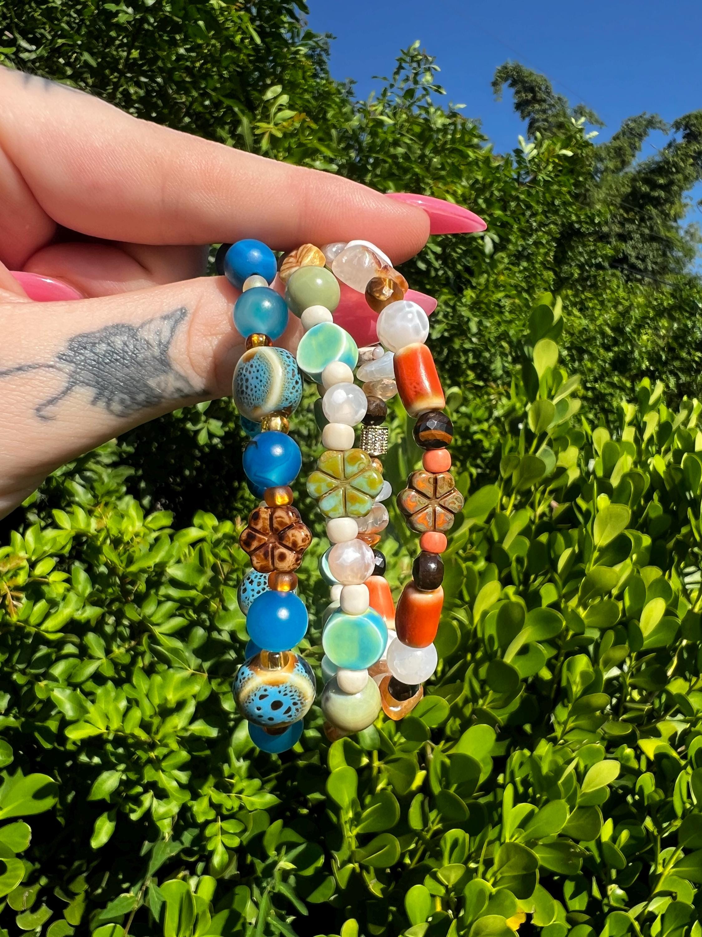 Brown Floral Dyed Blue Agate Crystal Bracelet